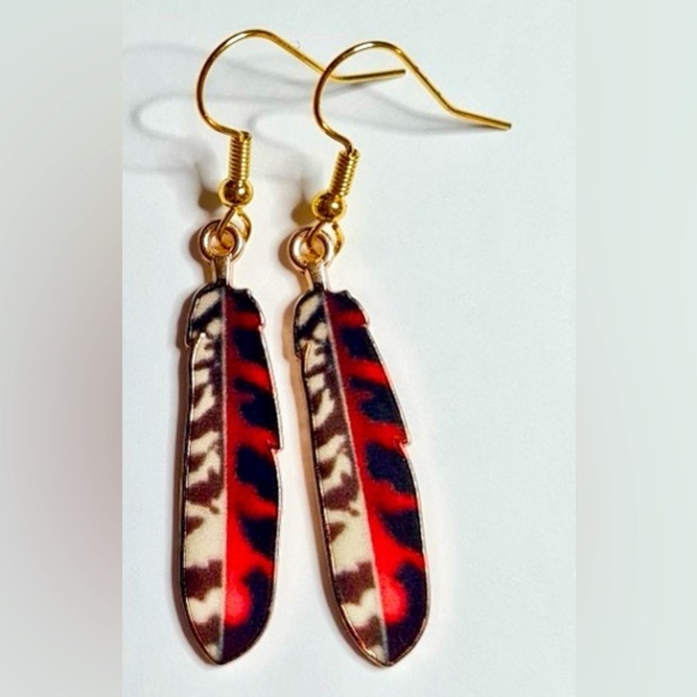 NWT - Feather Design Single Sided gold colored back dangle metal earrings set